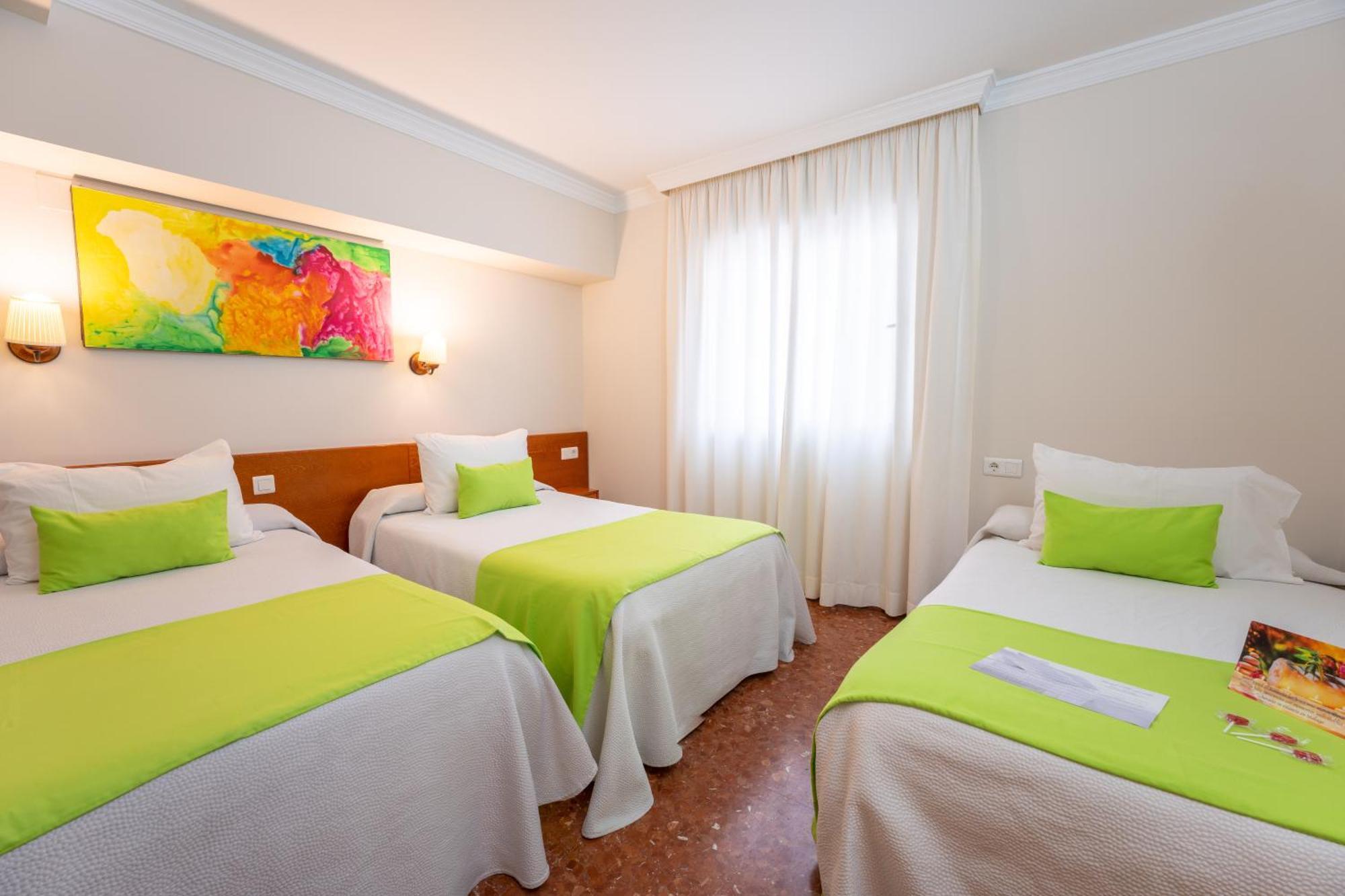 Hotel Romerito Malaga Exterior photo